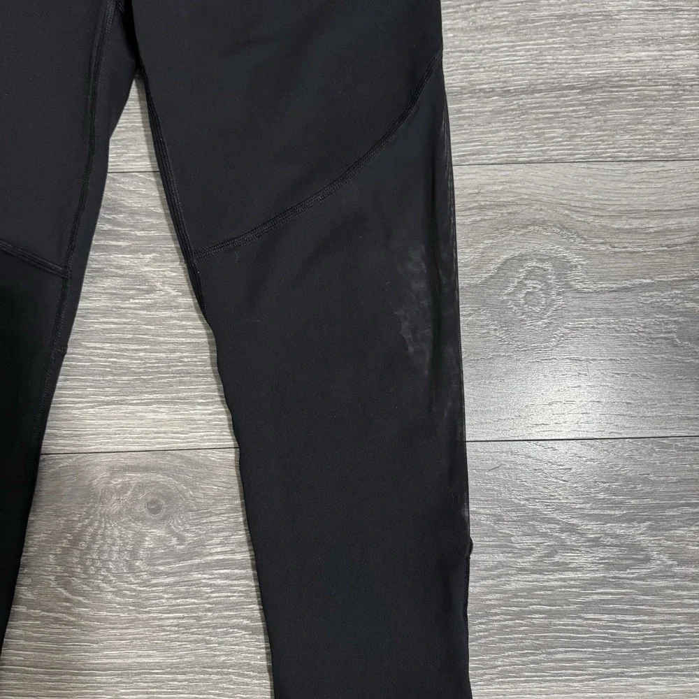 Victoria Sport Knockout By Victoria's Secret Black‎ Mesh Capri  Leggings Size M